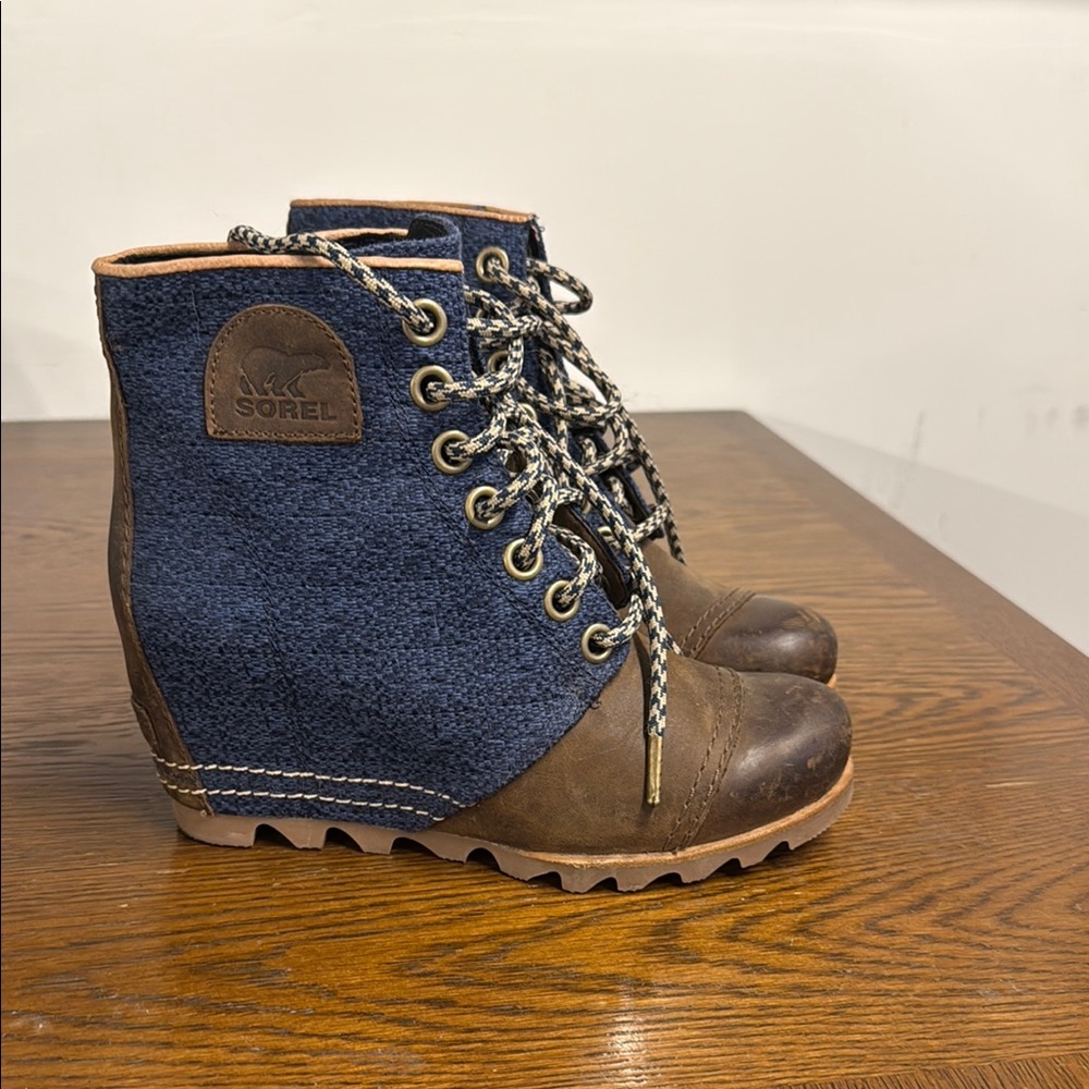 Sorel Boots Women’s 1964 Premium Wedge Bootie Blue Laced Waterproof
